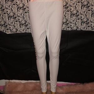 White leggings with queen on the side